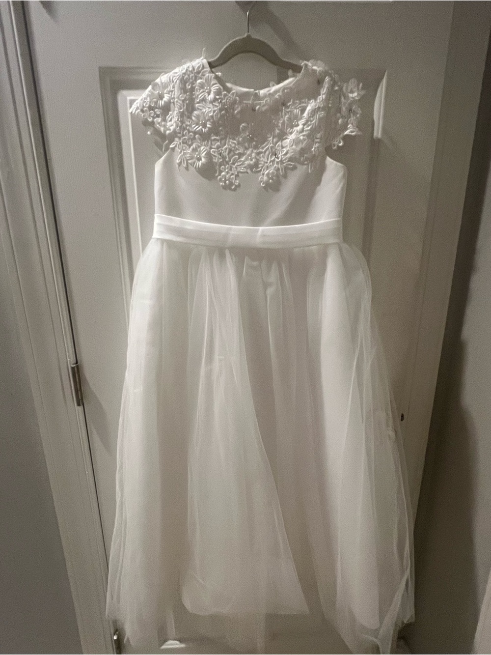 White Lace & Tulle Flower Girl Dress for Kids - Picture 1 of 2